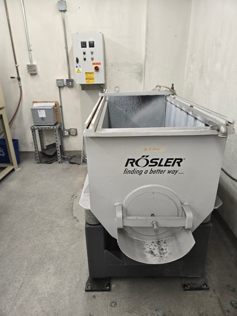 15 cu.ft. Rosler #R-500/1500, Tub Style Vibratory Finisher, 1.6'x4.9'x1.9' tub, 3.5 HP, 110 hours, 2017 - Image 1