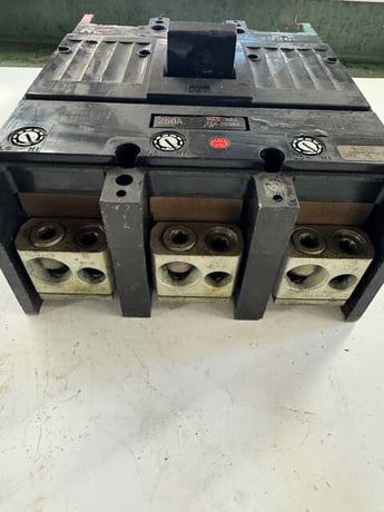 General Electric Circuit Breaker TJJ436250 600V Allis-Chalmers - Image 2