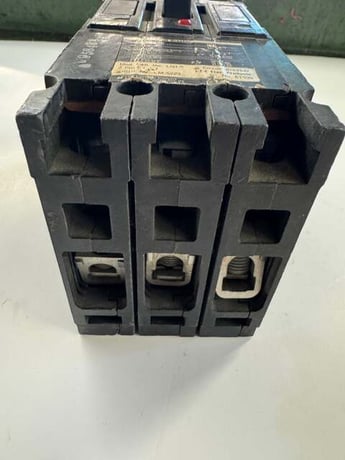 I-T-E Electrical Products Circuit Breaker E43B030 480V Allis-Chalmers - Image 3