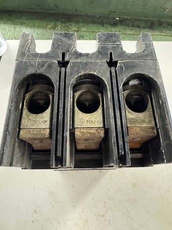 General Electric Molded Case Circuit Breaker TFJ236175 600V AC / 250V DC - Image 2