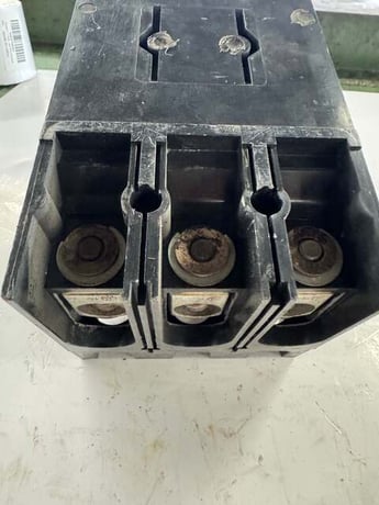 General Electric Molded Case Circuit Breaker TFJ236175 600V AC / 250V DC - Image 4