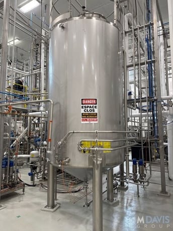 1700 gallon Industries D'Acier Inoxydable Itee, Vertical Stainless Steel Tank, 68" diameter x 108" height - Image 1