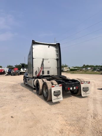 Kenworth #T680, Sleeper Truck, Paccar Power, Aero Highway Tractor, 632,860 Miles, 2020 - Image 7