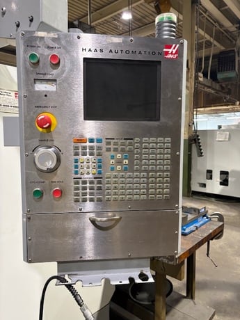 Haas #VF-4SS, 50" X, 20" Y, 25" Z, 24 side mount tool changer, 12000 RPM, 2004 - Image 3