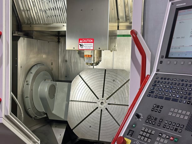 Hermle #C40U-dynamic, vertical machining center, 33.5" X, 27.6" Y, 19.7" Z, 28000 RPM, 1160 psi thru spindle - Image 4