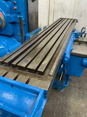 Kearney & Trecker #630TF-20, horizontal mill, 20" x 106" table, dual controls & coolant, #50 NS - Image 3