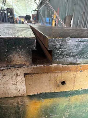 240" x 94" x 16", T-slotted floor with stands, leveling screws - Image 10