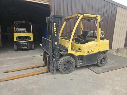 8,000 lb. Hyster #H80FT, Pneumatic Tire Forklift, LPG, 48" Forks, 2022, N - Image 2