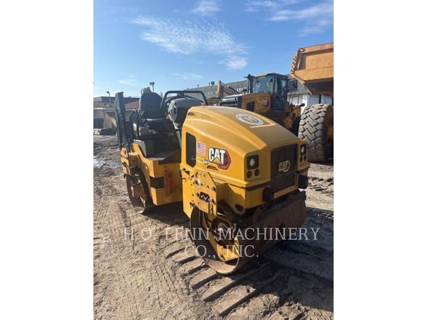 Caterpillar CB2.7-03, Compactor, 4881 hours, S/N: 64800262, 2021 - Image 2