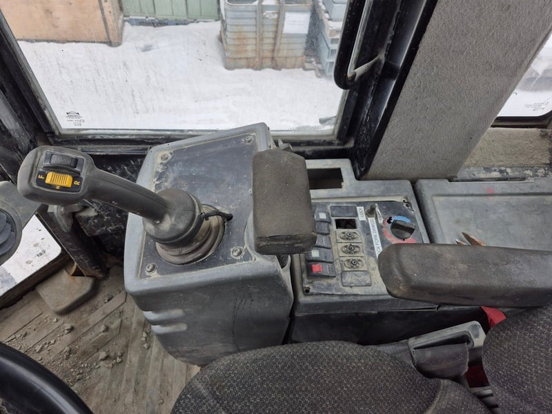 Caterpillar #930H, Wheel Loader, diesel, enclosed cab, 149 HP, 30,915 hours, 2010 - Image 5