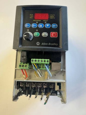 Allen-Bradley Variable Frequency Drive 22A-D6P0N104 480V 3-Phase - Image 1