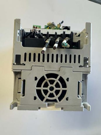 Allen-Bradley Variable Frequency Drive 22A-D6P0N104 480V 3-Phase - Image 3