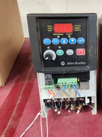 Allen-Bradley Variable Frequency Drive 22A-D6P0N104 480V 3-Phase - Image 1