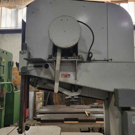 DoAll #36-R, vertical bandsaw, 19' 1" x .75" blade, 36" wheel, 7.5 HP, 1951 - Image 3