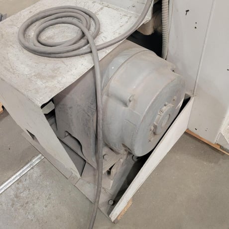 DoAll #36-R, vertical bandsaw, 19' 1" x .75" blade, 36" wheel, 7.5 HP, 1951 - Image 8