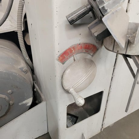 DoAll #36-R, vertical bandsaw, 19' 1" x .75" blade, 36" wheel, 7.5 HP, 1951 - Image 10