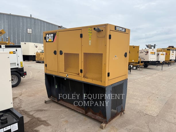 60 KW Caterpillar #D60, diesel generator set, 480 Volts, C4.4 engine, enclosure w/ base fuel tank, 2008 - Image 2