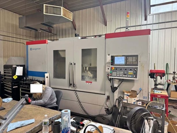 Bridgeport #GX1600, 3-Axis Vertical Machining Center, 63" X, 27.5" Y, 25" Z, 35 HP, 10,000 RPM, 30 automatic - Image 2