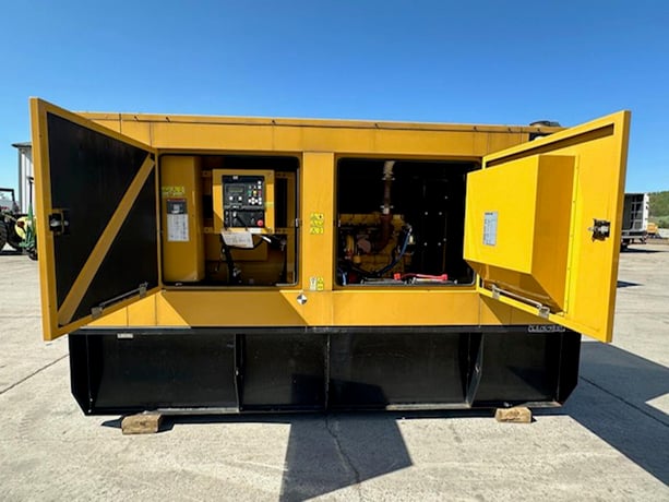 175 KW Caterpillar #D175-2, Diesel Generator Set, 120/208 Volts, 1800 RPM, circuit breaker, 1PH/3PH, 1535 - Image 7