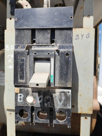 200 KW Kohler #200R0ZD71, Diesel Generator, 480 Volts, 330 HP @ 1800 RPM Detroit Diesel engine, 300 amp - Image 4