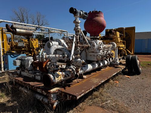 Gardner Denver #PZJ, triplex mud pump, Caterpillar D398 engine, mounted on skid with radiator - Image 3