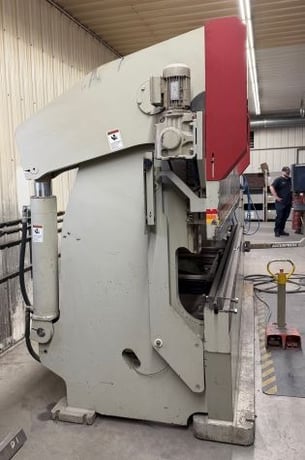 250 Ton, Accurpress #725012, cnc press brake, 12' overall, 124" between housing, 8" stroke, 10" throat, 16" - Image 3