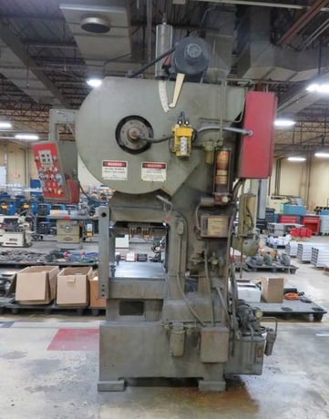 30 Ton, Oak #FP1-A, Fin Press, 1.5" stroke, air clutch & brake, 133-385 SPM - Image 3
