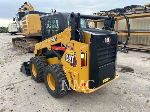 Cat 242D3, Skid Steer Loader, 155 hours, S/N: T8A01224, 2025 - Image 4