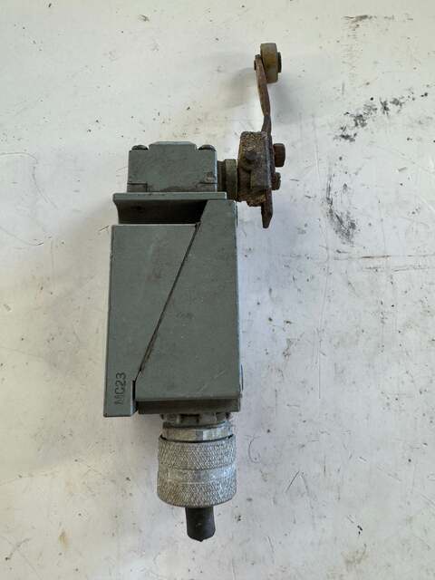 Allen-Bradley Limit Switch 802T-ALP 24-600V Allis-Chalmers - Image 3