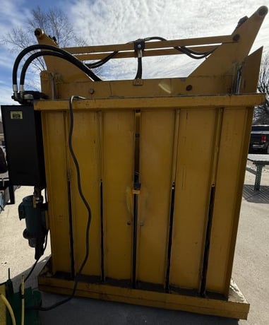 GPI #M60MD, vertical baler, 24" x 60" feed opening, 5 HP, 33 sec cycle, hydraulic eject system - Image 3