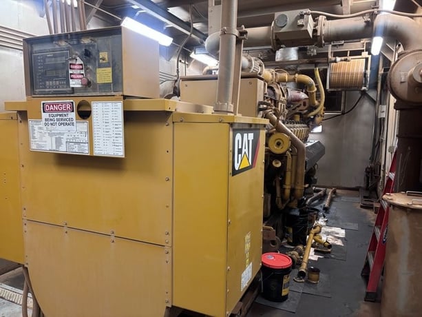1600 KW Caterpillar #G3520C, Natural gas generator set, 4160 Volts, 3-phase, 1200 RPM, walk-in enclosure, 2012 - Image 3