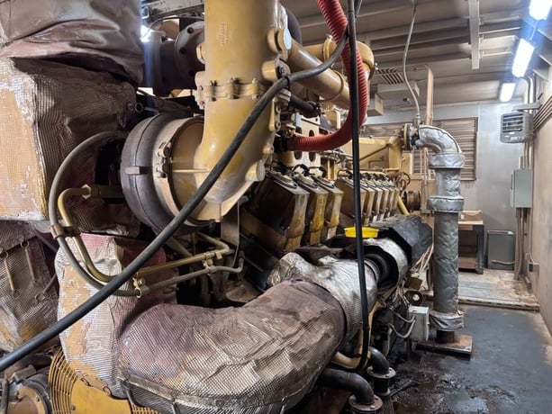 1600 KW Caterpillar #G3520C, Natural gas generator set, 4160 Volts, 3-phase, 1200 RPM, walk-in enclosure, 2012 - Image 4