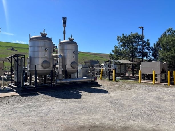 1600 KW Caterpillar #G3520C, Natural gas generator set, 4160 Volts, 3-phase, 1200 RPM, walk-in enclosure, 2012 - Image 5