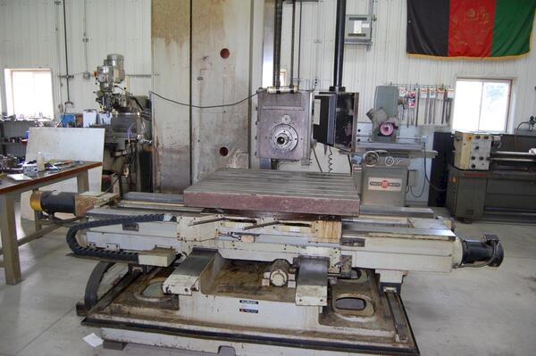 3.94" Kuraki #BM-10DX, CNC horizontal boring mill table type, 59" X, 39.4" Y, 27.6" Z, 20-1000 RPM, #50, 1983 - Image 5