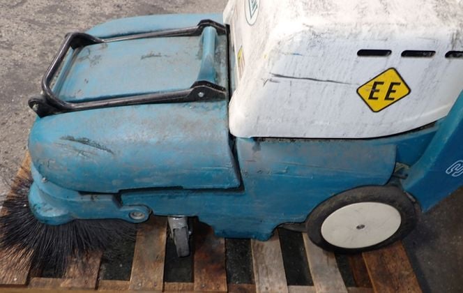 Tennant #3640, floor sweeper, 32" - Image 2