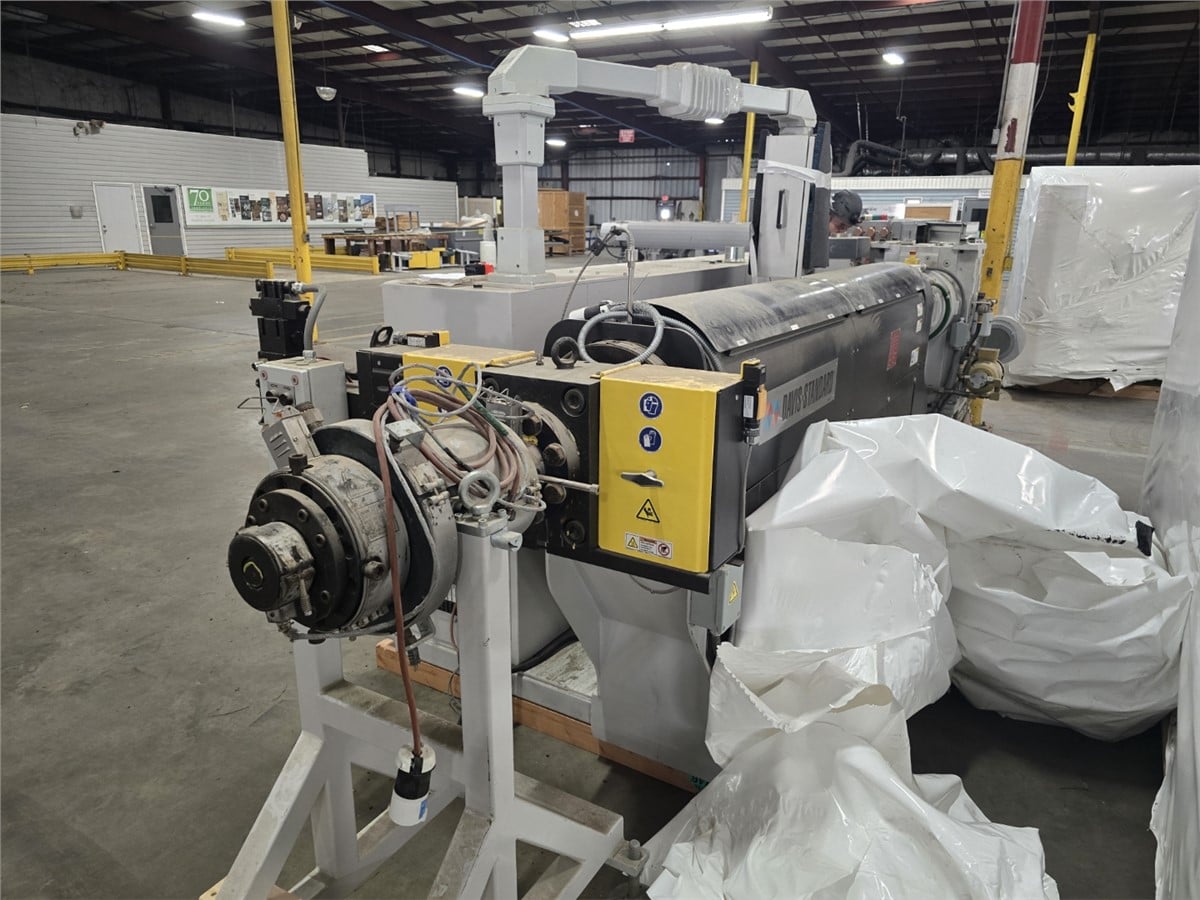 Davis Standard, pipe manufacturing line, 1/2"-1" HDPE pipe, 2.5" extruder 42:1 L/D, vacuum bath, haul off - Image 7