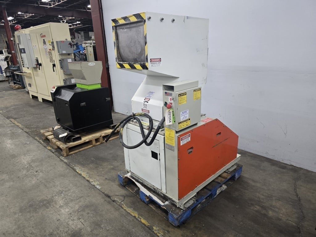 12" x 16" Whitaker/Granutec #TFG-1216, plastic granulator, 5-knife open rotor, 3/8" screen, 25 HP, 460/3/60 - Image 3