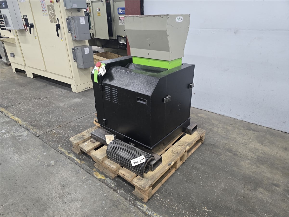 7.8" x 16.5" Conair #817, plastic granulator, 3-knife open rotor, 1/2" screen, 10 HP, 460/3/60 - Image 3