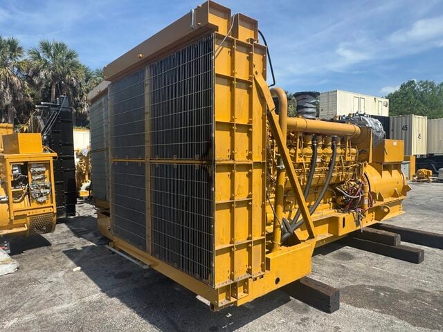 Caterpillar, Industrial Vertical Radiator, 72" fan, 1999 - Image 2
