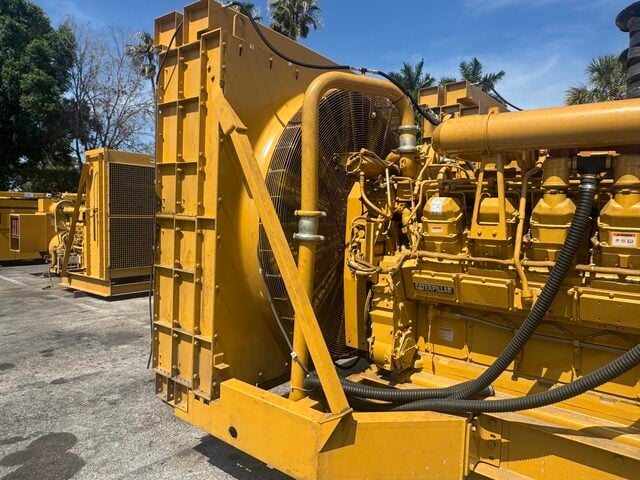Caterpillar, Industrial Vertical Radiator, 72" fan, 1999 - Image 3