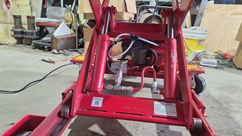1100 lb. Southworth #CLL1.1-26, back saver lite portable lift, 24" x40" tbl., 36.5" lift height - Image 8