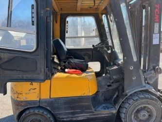 2000 lb. TCM #2K, pneumatic tire forklift, LPG/gasoline, 118" mast, 9940 hours, 2002, 108444 - Image 3