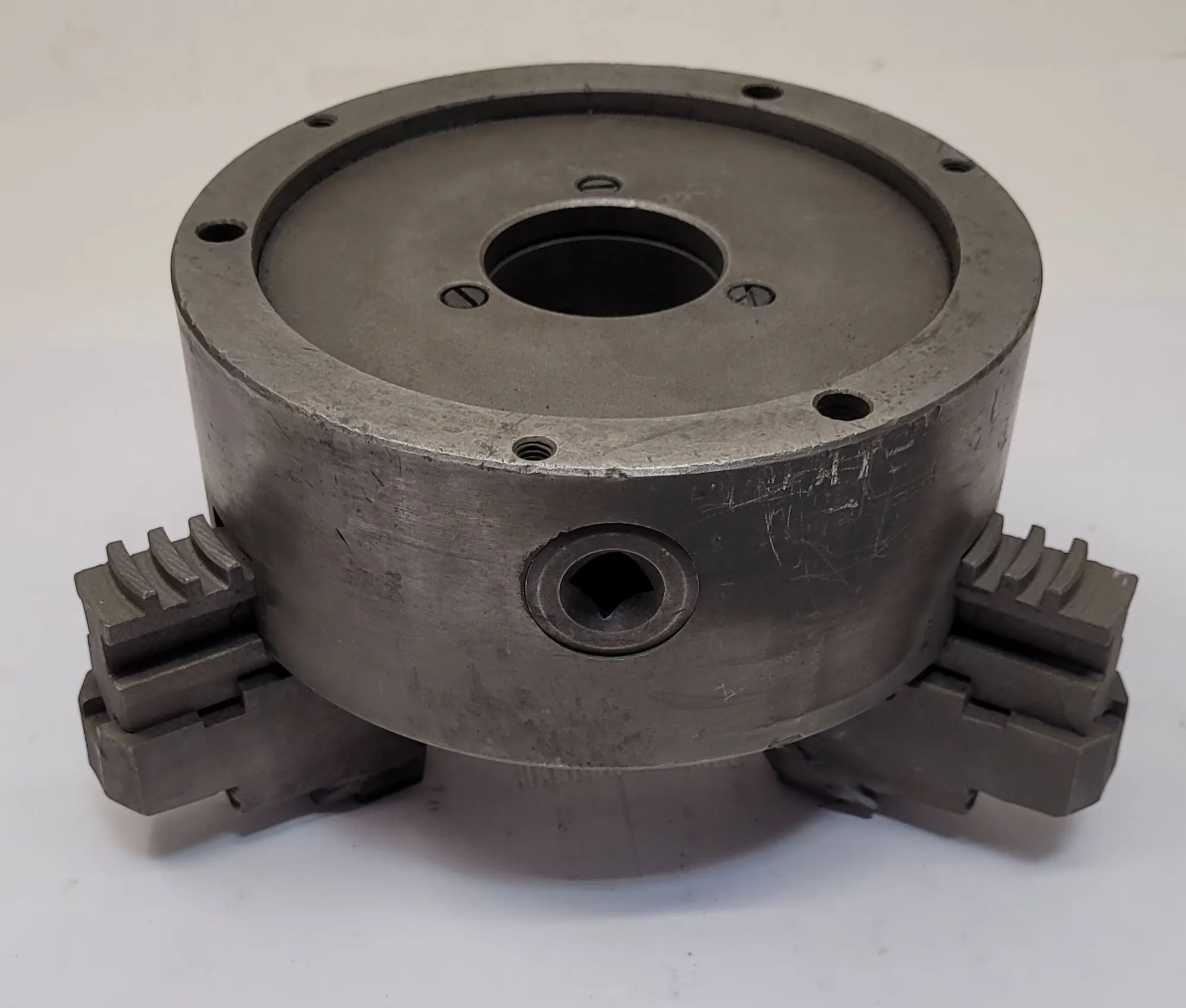 6" Bison, 3-jaw lathe chuck, 1-1/2" center hole, flat back, 94111 - Image 7