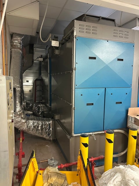 225 Lb. B & C Technologies #DI-225, Natural Gas Dryer, reversing drum, tilt function, microprocessor - Image 3