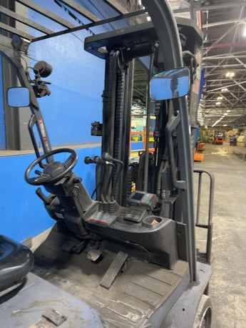 7,000 lb. Toyota #8FGC35U-BCS, Propane Forklift, 48" forks - Image 3