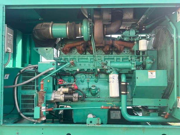 400 KW Cummins #DFCE, diesel generator set, 277/480 Volts, 508 hours, 605 HP @ 1800 RPM, NTA-855-G5 engine - Image 4