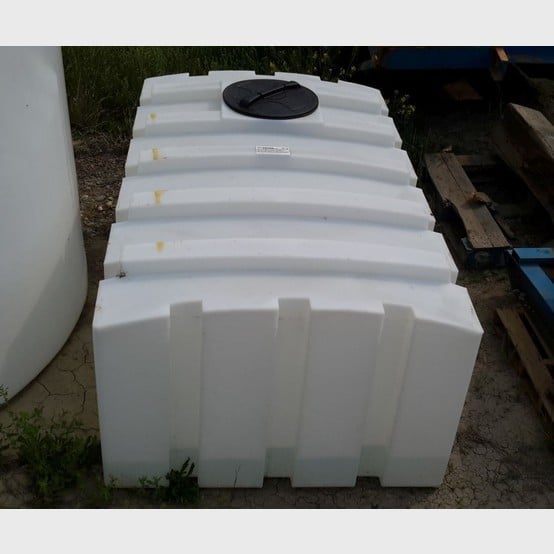 500 Gallon Polyethylene Loaf Tank, #RKW-500, 49" width x 82.5" L x 36" H, 2,273 Liters, NEW, N - Image 1
