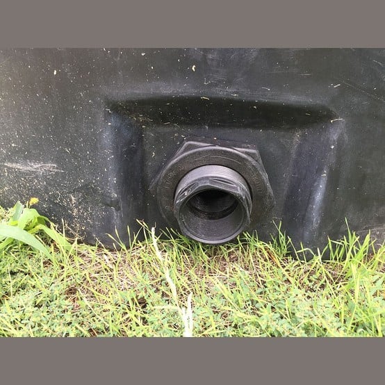 500 Gallon Vertical Polyethylene Tank, 16" Threaded Lid, 2" Bulkhead Fitting, NEW, N - Image 4