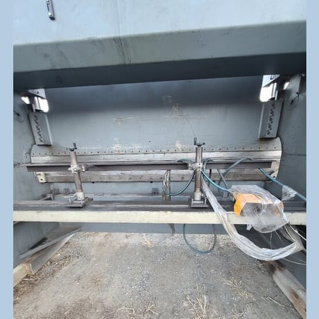 225 Ton, Haco #ERMS36225, CNC Press Brake, 12' overall, 124" Between Housing, 12" Throat, 8" Stroke, 575 V. - Image 9