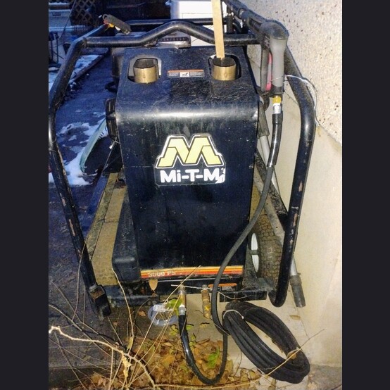 Mi-T-M #HSP-3504-3MGH, Hot Water Pressure Washer, 3500 PSI, 3.3 GPM, Honda GX390 389cc Engine - Image 2